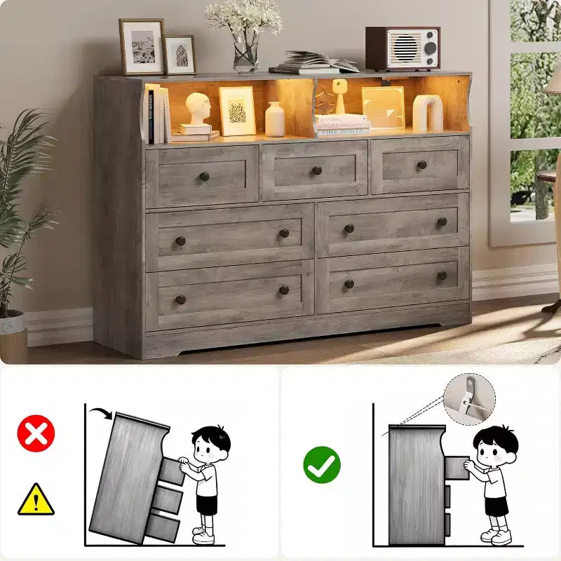 Cassettiera in Legno a 7 Cassetti - Comò Moderno con Stazione di Ricarica USB e Luci a LED, 2 Scomparti Aperti - Ampio Comò per Camera da Letta, Organizzatore di Archiviazione